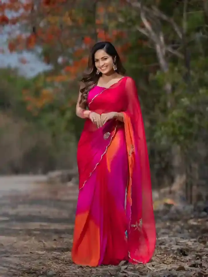 చీరకట్టులో ‘బిగ్‌బాస్’ బ్యూటీ శోభా శెట్టి.. సోషల్ మీడియా షేక్! 