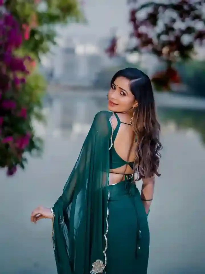 చీరకట్టులో ‘బిగ్‌బాస్’ బ్యూటీ శోభా శెట్టి.. సోషల్ మీడియా షేక్! 