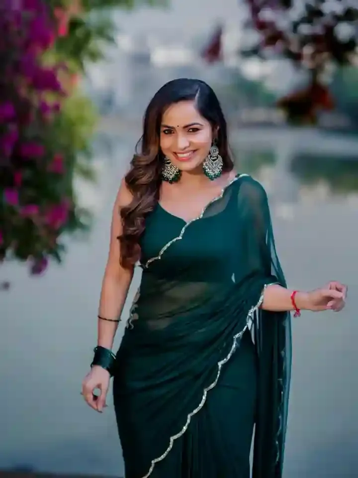 చీరకట్టులో ‘బిగ్‌బాస్’ బ్యూటీ శోభా శెట్టి.. సోషల్ మీడియా షేక్! 