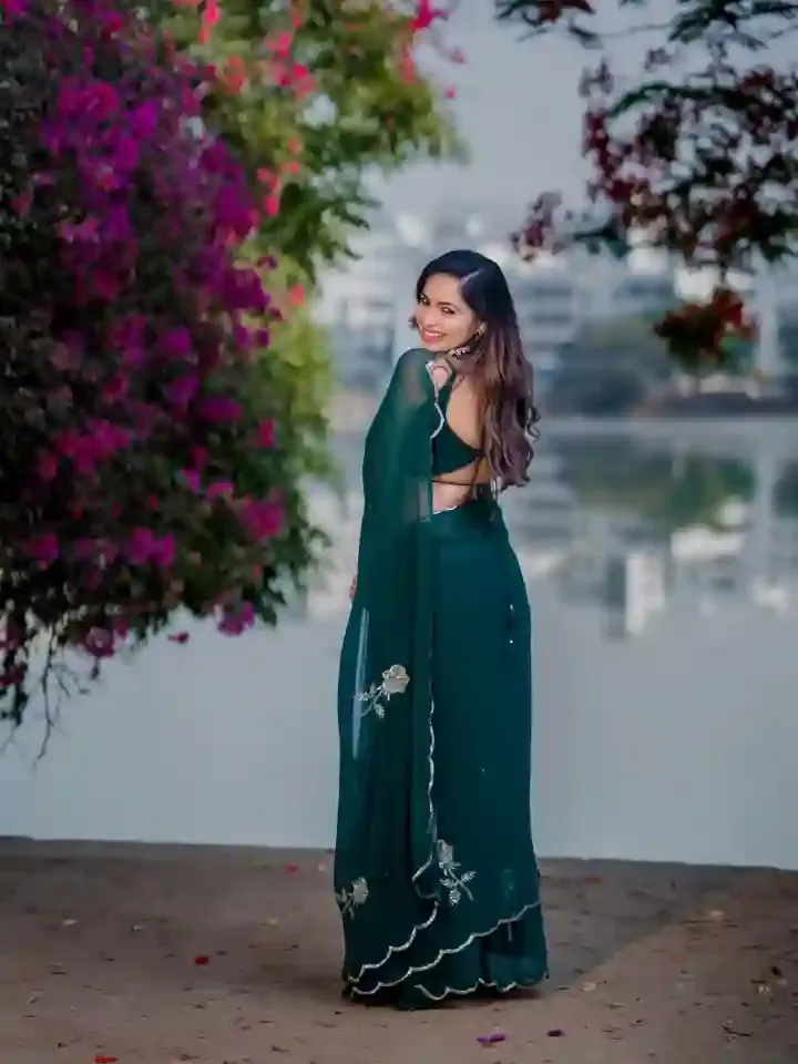 చీరకట్టులో ‘బిగ్‌బాస్’ బ్యూటీ శోభా శెట్టి.. సోషల్ మీడియా షేక్! 