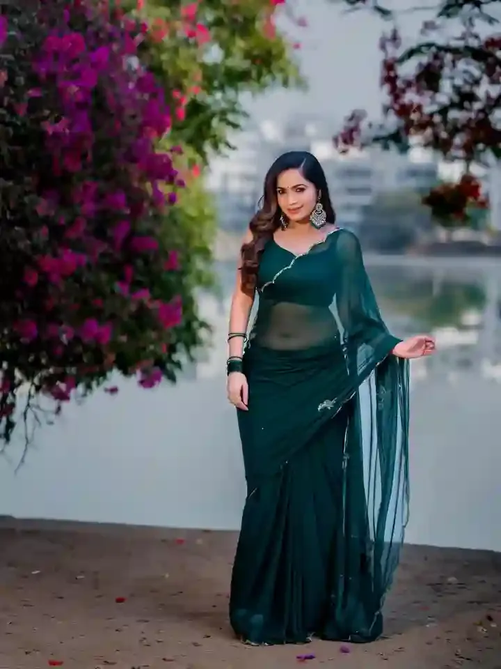 చీరకట్టులో ‘బిగ్‌బాస్’ బ్యూటీ శోభా శెట్టి.. సోషల్ మీడియా షేక్! 