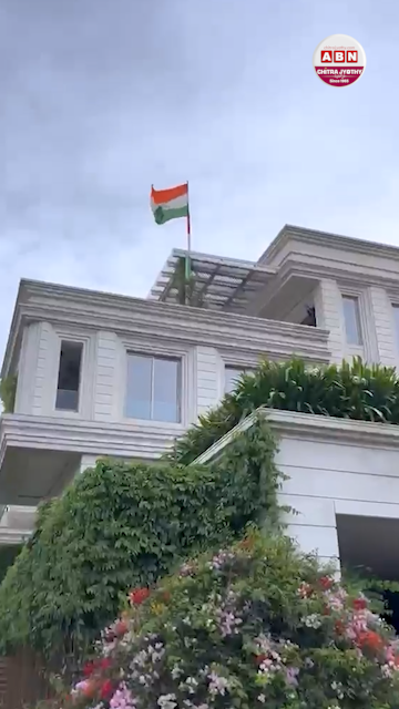 త్రివర్ణ పతాకాన్ని ఎగురవేసిన చిరంజీవి!