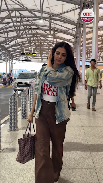 ఎయిర్ పోర్ట్ లో మెరిసిన మాళవిక మోహనన్