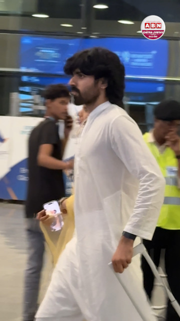 ఎయిర్ పోర్ట్ లో కనిపించిన మాధవ్, మోక్షద