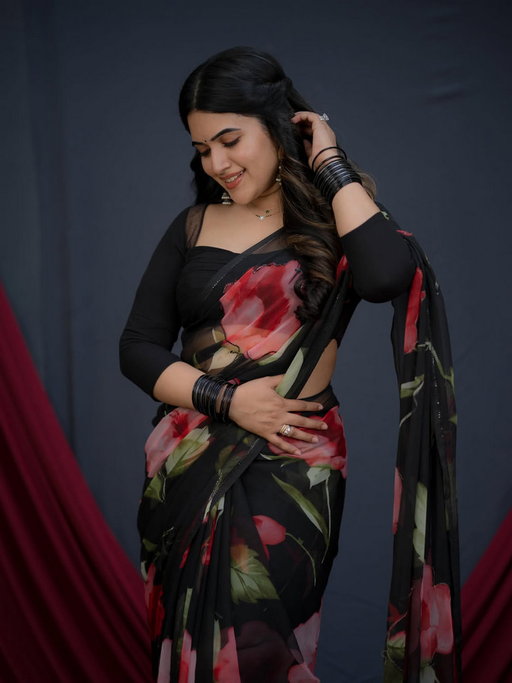 స్రవంతి చొక్కారపు చీరలో ఎంత అందంగా ఉందో.. 
