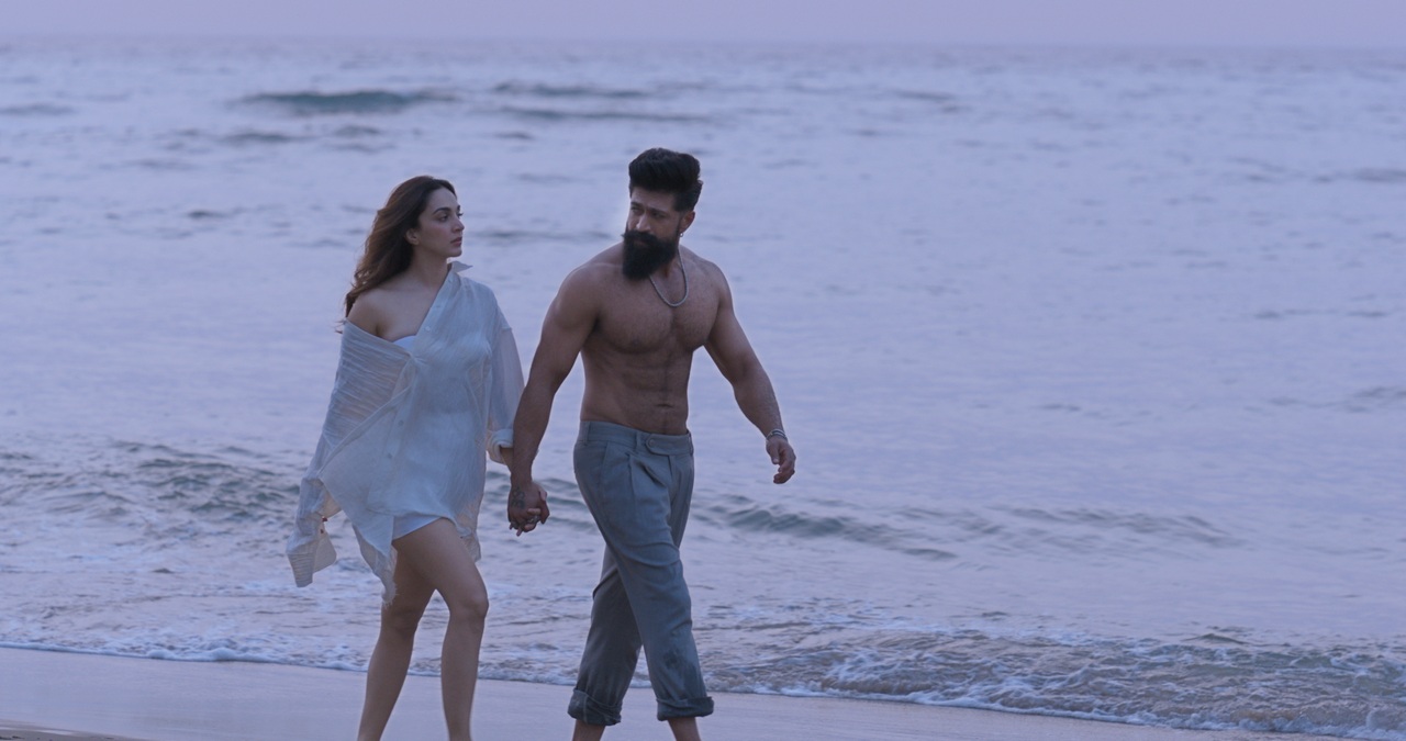 యష్, కియారా కెమిస్ట్రీకి సోషల్ మీడియా తగలడిపోతోందిగా..