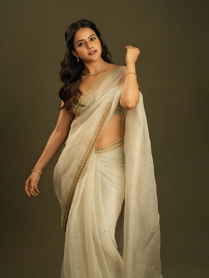 చీరలో బాపుబొమ్మలా వైష్ణవి చైతన్య.. ఫొటోలు వైరల్