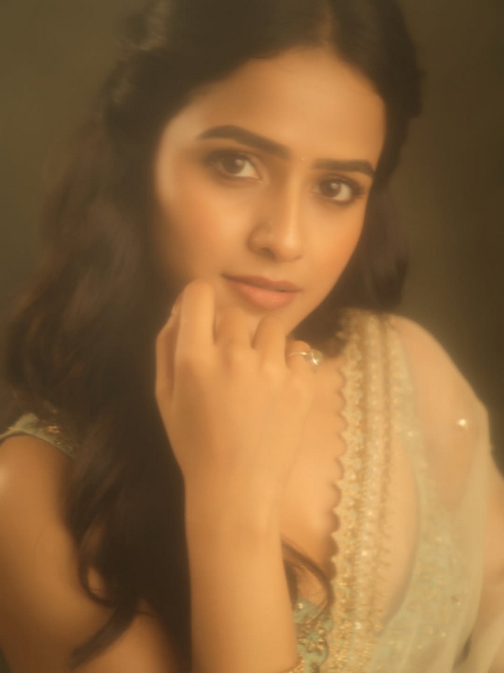 చీరలో బాపుబొమ్మలా వైష్ణవి చైతన్య.. ఫొటోలు వైరల్