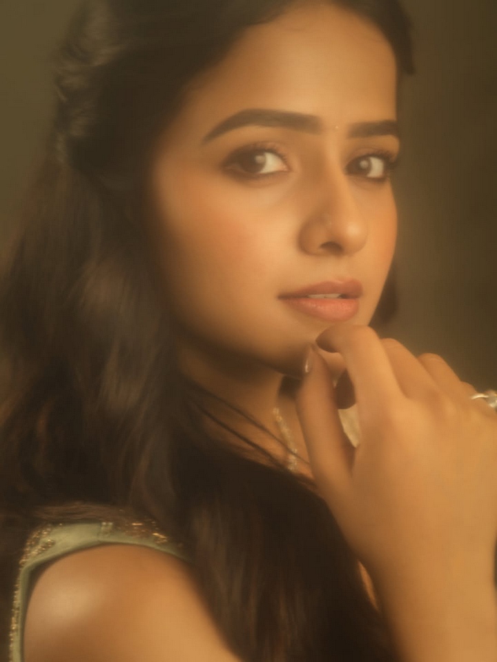 చీరలో బాపుబొమ్మలా వైష్ణవి చైతన్య.. ఫొటోలు వైరల్
