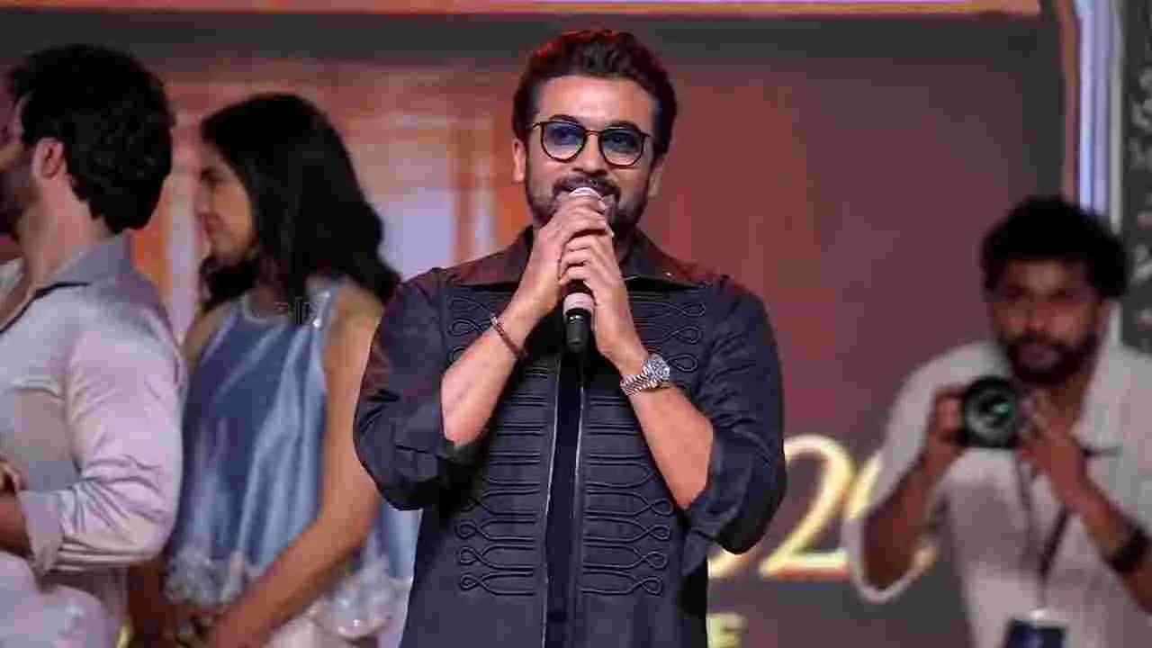 గజిని’ మ్యాజిక్ మళ్లీ చూస్తారు.. విశ్వనాథ్ అండ్ సన్స్ ’పై సూర్య ఆసక్తికర వ్యాఖ్యలు