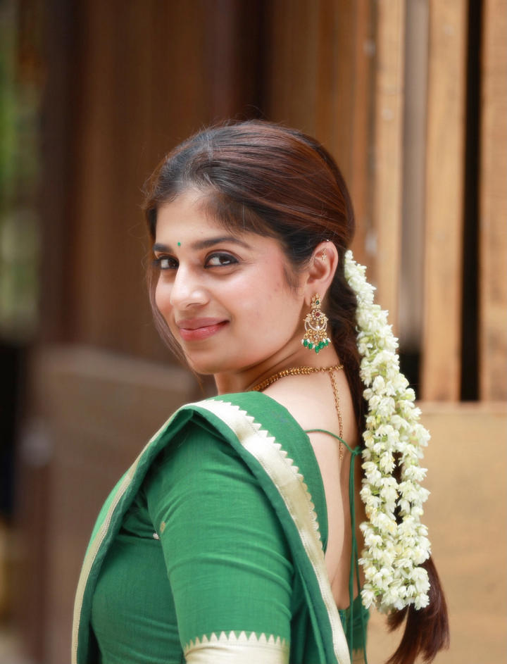 లీస్ట్ ఎలిజిబుల్ బ్యాచ్‌లర్ హీరోయిన్.. ఇంత హాటా?