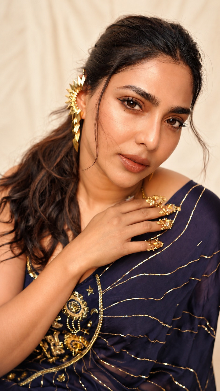 ఐశ్వర్య లక్ష్మిని ఇలా చూస్తే.. పిచ్చెక్కాల్సిందే