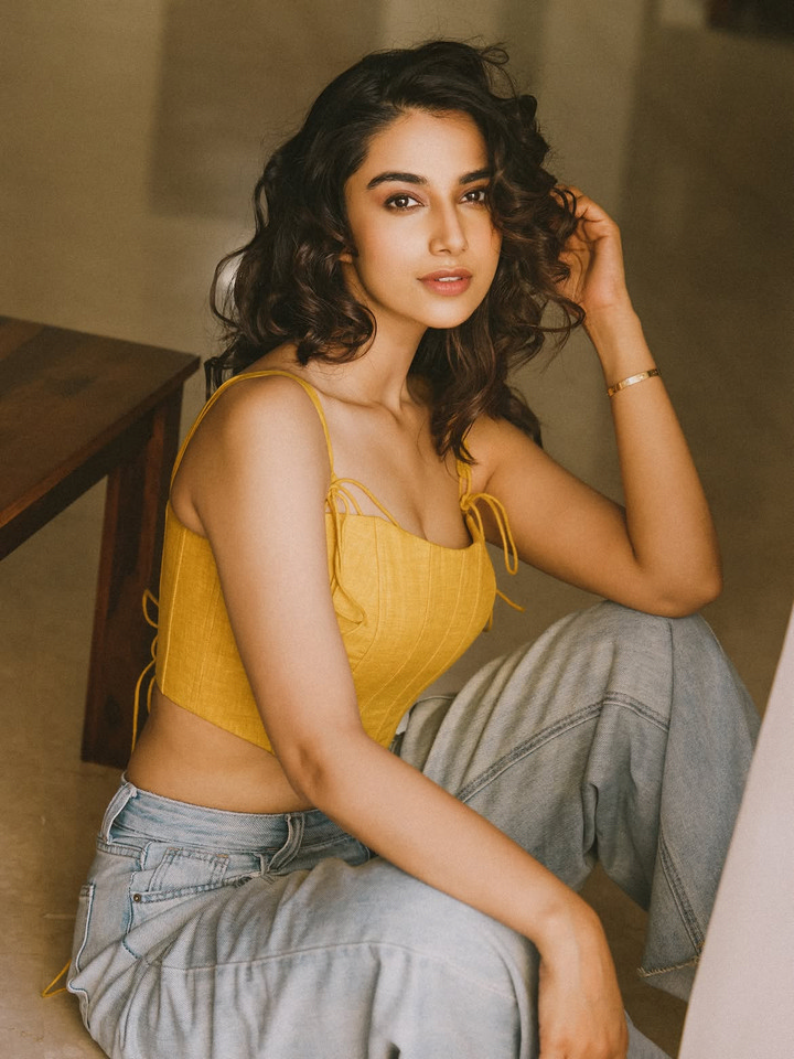 మీనూ పాప మస్తు ఉందిగా.. ఫొటోలు వైరల్
