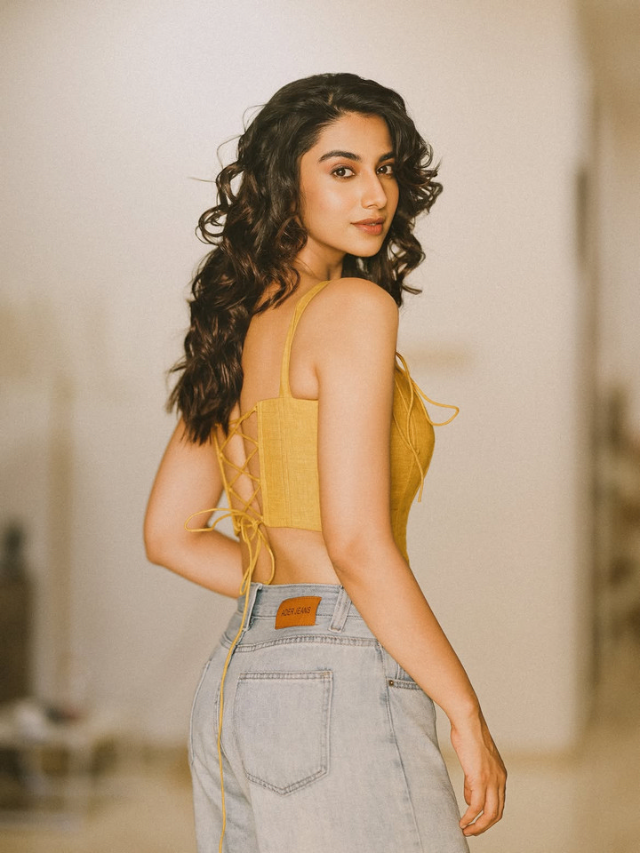 మీనూ పాప మస్తు ఉందిగా.. ఫొటోలు వైరల్