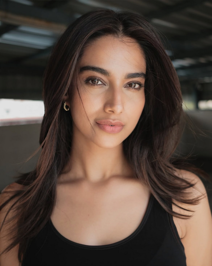 మీనూ పాప మస్తు ఉందిగా.. ఫొటోలు వైరల్
