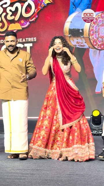 సిల్క్ లెహంగాలో మెరిసిన అనుపమ పరమేశ్వరన్!