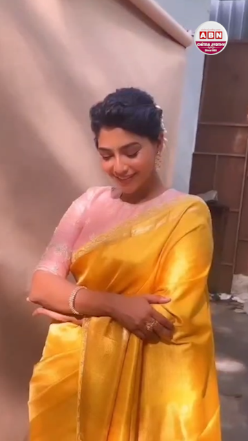 పసుపు పచ్చ చేనేత చీరలో ఐశ్వర్య లక్ష్మి!