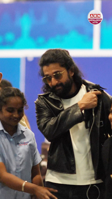 హీరో నాని ట్రావెల్ లుక్ వైరల్!