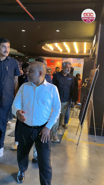 'డాన్ట్ ట్రబుల్ ది ట్రబుల్' ప్రీమియర్లో రాజమౌళి! – movies 'డాన్ట్ ట్రబుల్ ది ట్రబుల్' ప్రీమియర్లో రాజమౌళి! – movies