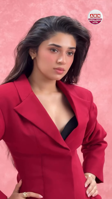 ట్రెండీ లుక్లో అలరిస్తున్న నటి కృతి శెట్టి! – movies ట్రెండీ లుక్లో అలరిస్తున్న నటి కృతి శెట్టి! – movies