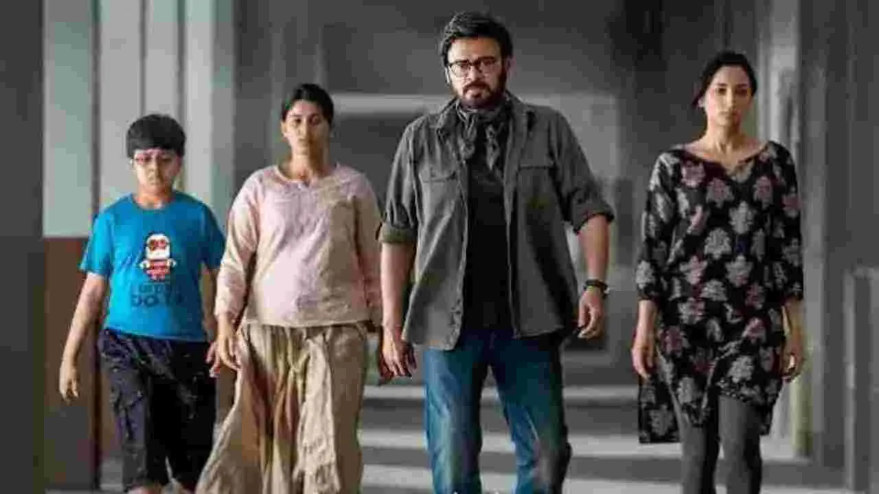 ఆదర్శ కుటుంబం.. ఈ నెల కష్టమే 